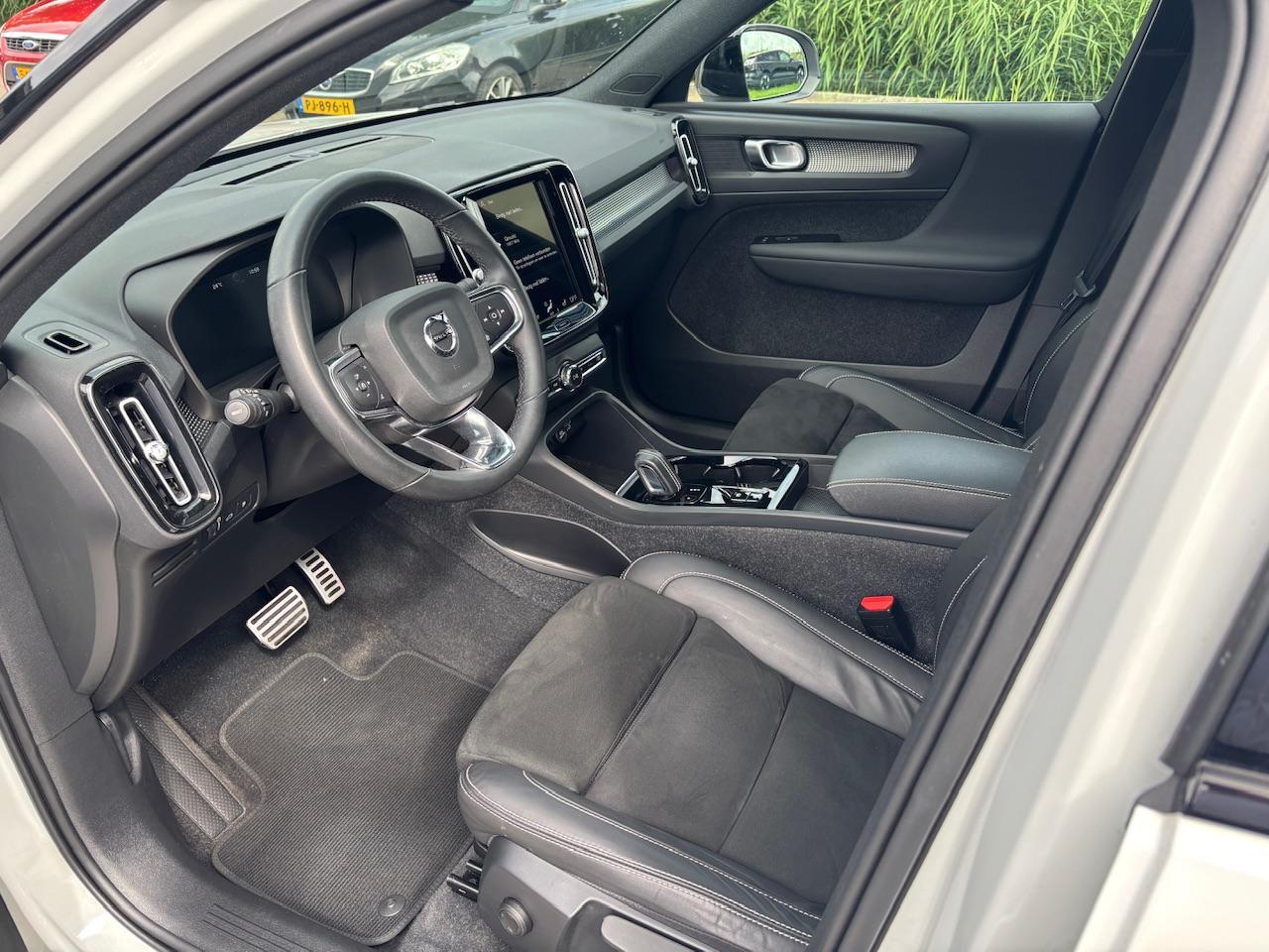 Volvo XC40 T5 Recharge R-Design | Keyless Entry | Leder | Harman/Kardon | Apple Carplay | Trekhaak |