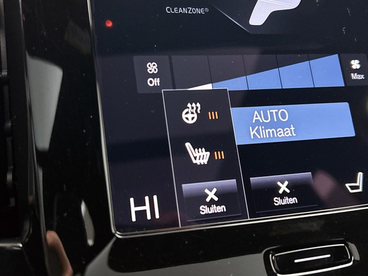 Volvo XC40 T4 Ultimate | Pano | Camera | H&K | Trekhaak | Memory |