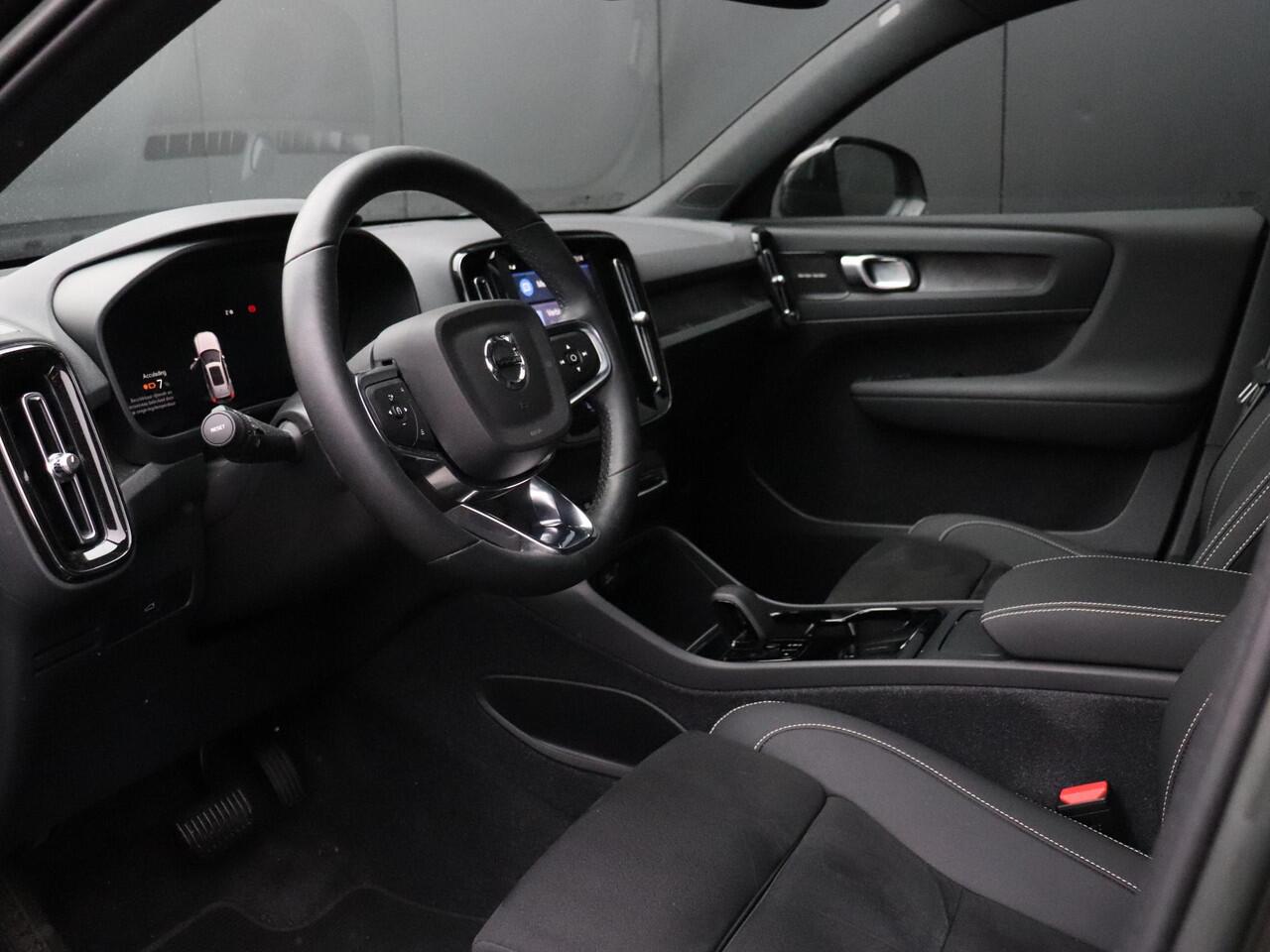 Volvo XC40 Recharge Ultimate 70 kWh | MEMORY | SOH 96% | PANO-DAK | LEDER | H&K | CAMERA | STOEL/STUURVERW. | APPLE CARPLAY |