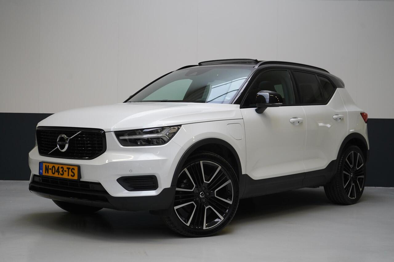 Volvo XC40 1.5 T4 Recharge R-Design | SoH 95% | Leder | Panoramadak | Trekhaak | Camera | Lm velgen
