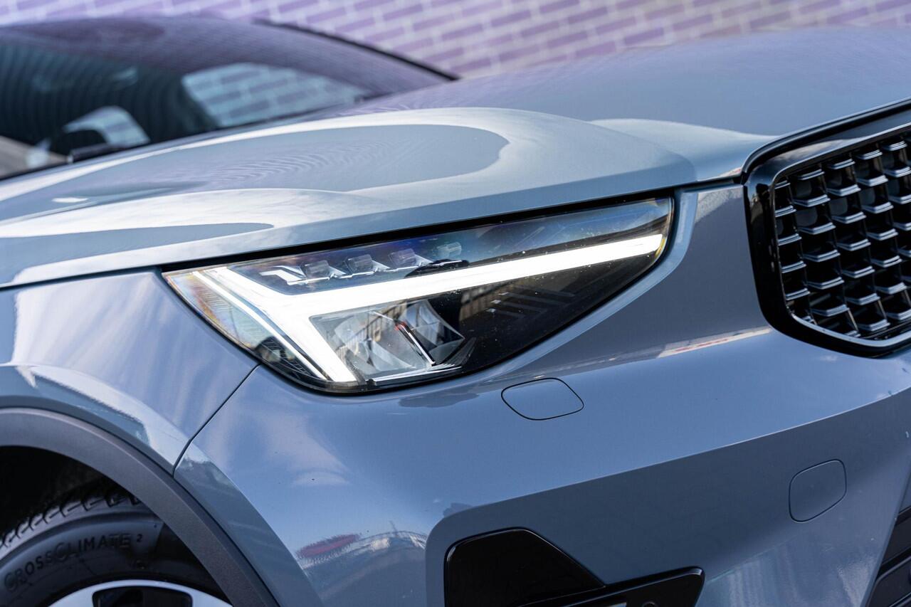 Volvo XC40 1.5 T5 Recharge Inscription | Adaptieve Cruise control | Elektrische stoelverstelling met geheugen | Stoel + stuurwielverwarming | 360 Camera | Dodehoekdetectie | Pilot assist | Navigatie | Luxe bekleding | Elektrische achterklep