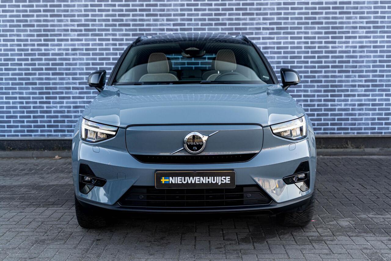 Volvo XC40 Recharge Twin AWD 78 kWh Ultimate | Trekhaak | Panoramadak | Lichtmetalen Velgen 20 inch | Warmtepomp | Harman Kardon Audio | BLIS | 360 Graden Camera | Elektrisch Verstelbare Voorstoelen | Keyless Entry