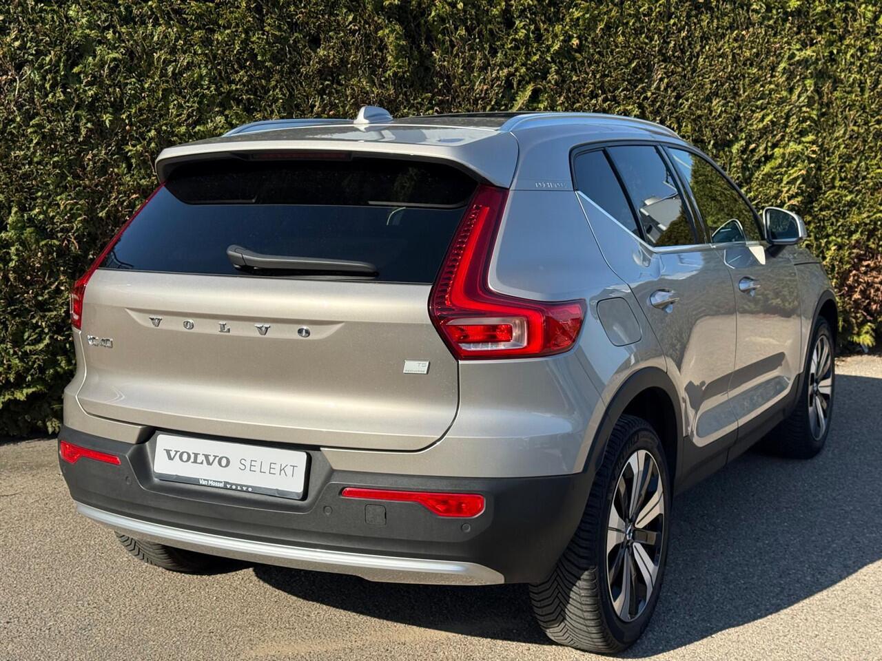 Volvo XC40 T5 Plug-in hybrid Ultimate Bright | Trekhaak | Panoramadak | Pilot Assist | 360 Camera