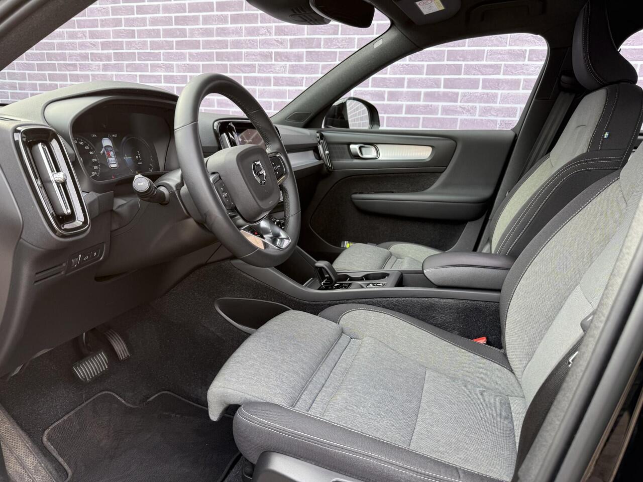 Volvo XC40 1.5 T4 Plug-in hybrid Core Bright | Facelift | Navigatie | keyless entry/start | Cruise control | Apple carplay/android auto | Regensensor | Zitvlak verlengers |