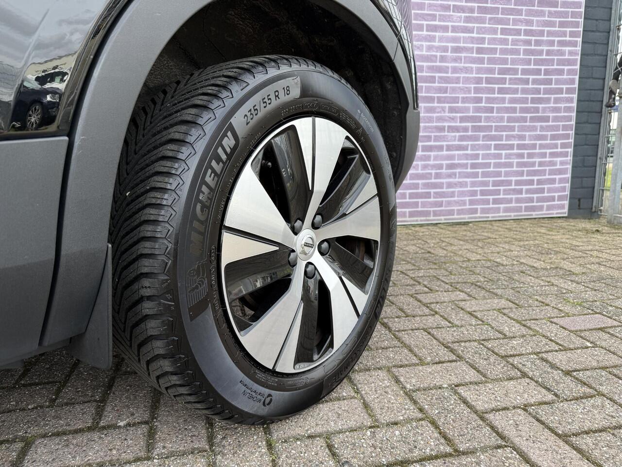 Volvo XC40 1.5 T4 Plug-in hybrid Core Bright | Facelift | Navigatie | keyless entry/start | Cruise control | Apple carplay/android auto | Regensensor | Zitvlak verlengers |
