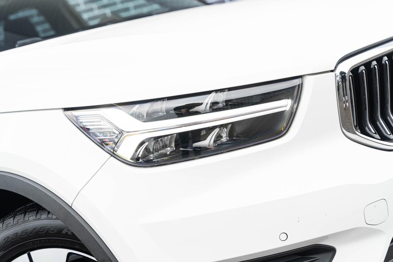 Volvo XC40 T4 Recharge Inscription Expression | Navigatie | Stoel-/Stuurverwarming | Getint Glas | Camera | Schuif-/Kanteldak | Harman Kardon Audio | Voorruit Verwarming | Park Assist | Volvo On Call