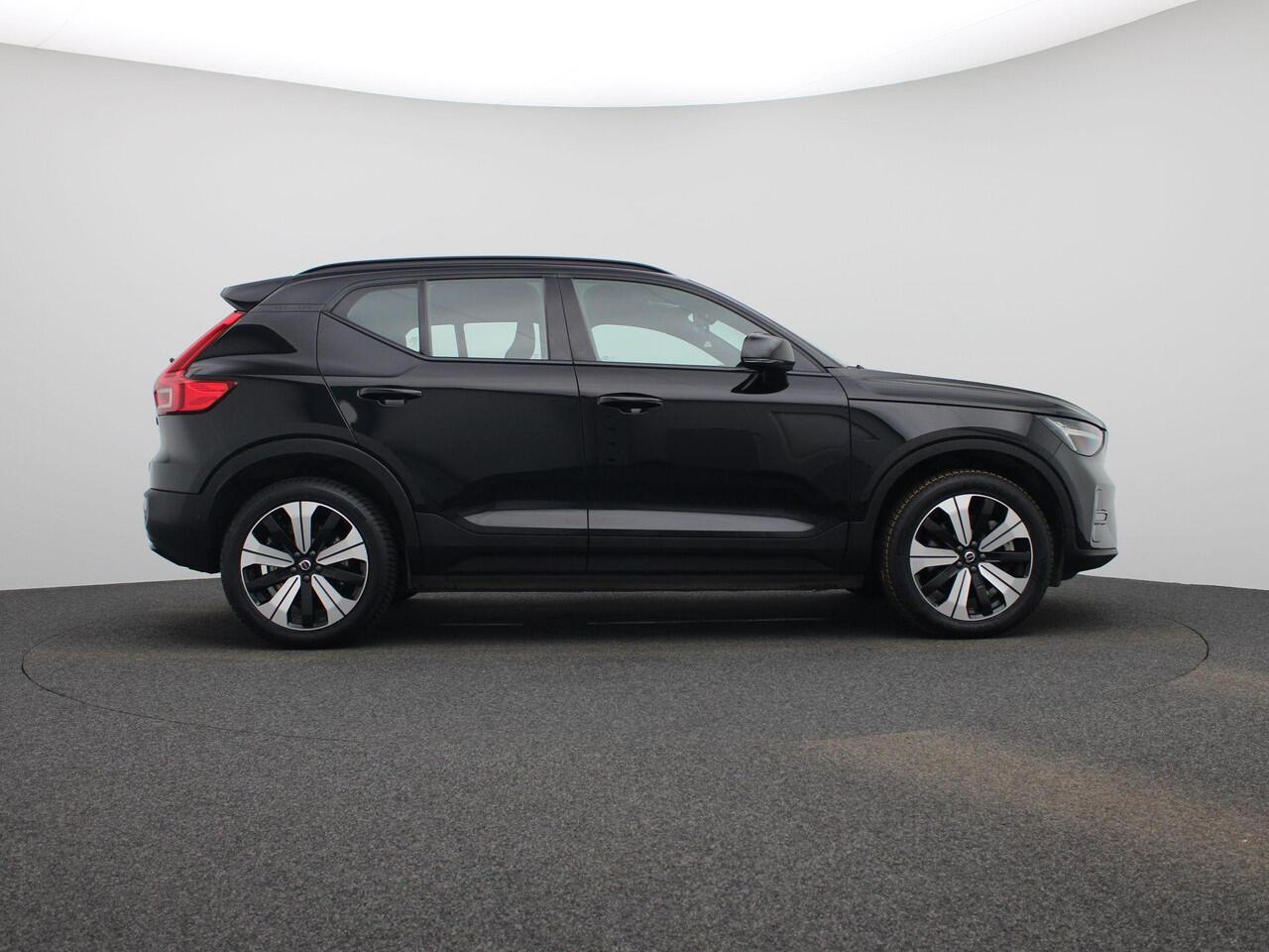Volvo XC40 Recharge Core | Apple carplay/Android auto | Lichtmetalen velgen