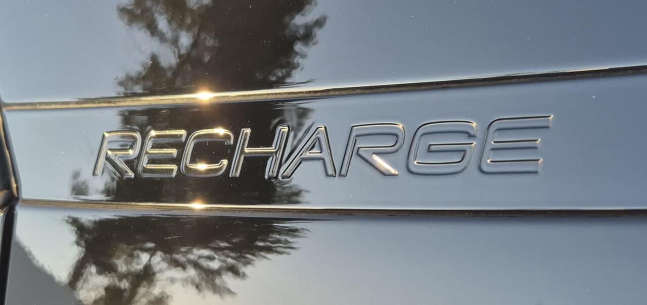 Volvo XC40 1.5 T4 Recharge Inscription Expression Park Assist Pack - Climate Pack - Navigation Pack - Camera achter - 1800 KG Trekgewicht.