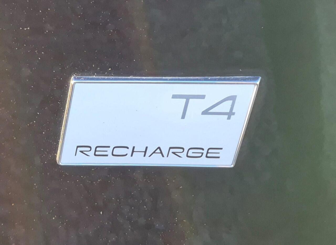 Volvo XC40 1.5 T4 Recharge Inscription Expression Park Assist Pack - Climate Pack - Navigation Pack - Camera achter - 1800 KG Trekgewicht.