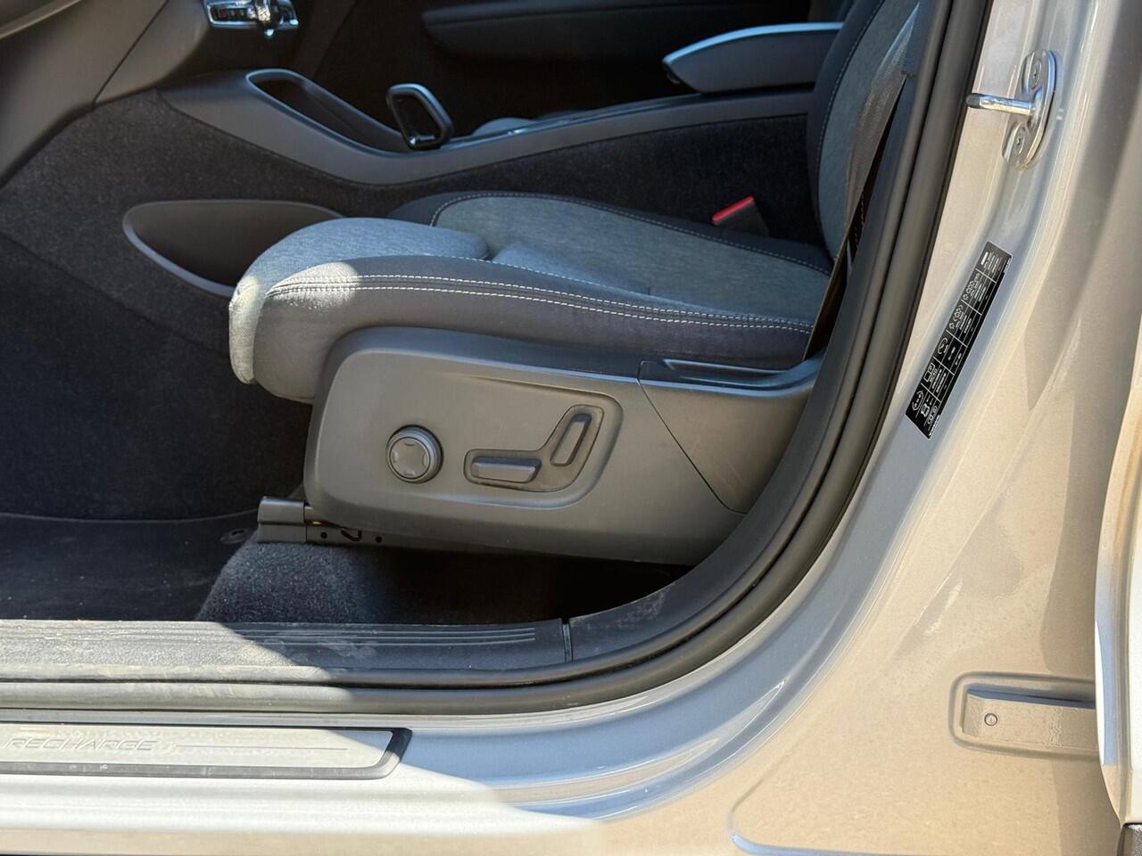 Volvo XC40 Recharge T4 Plus Bright | Camera | DAB | Navi