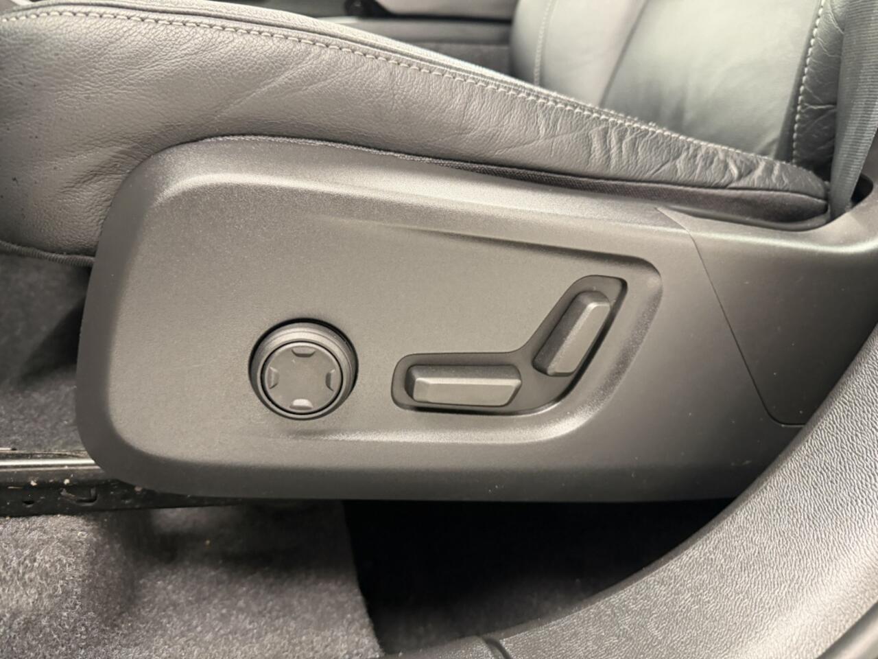 Volvo XC40 1.5 T4 Rech Inscription | Harman/Kardon | Leer | Panoramadak |