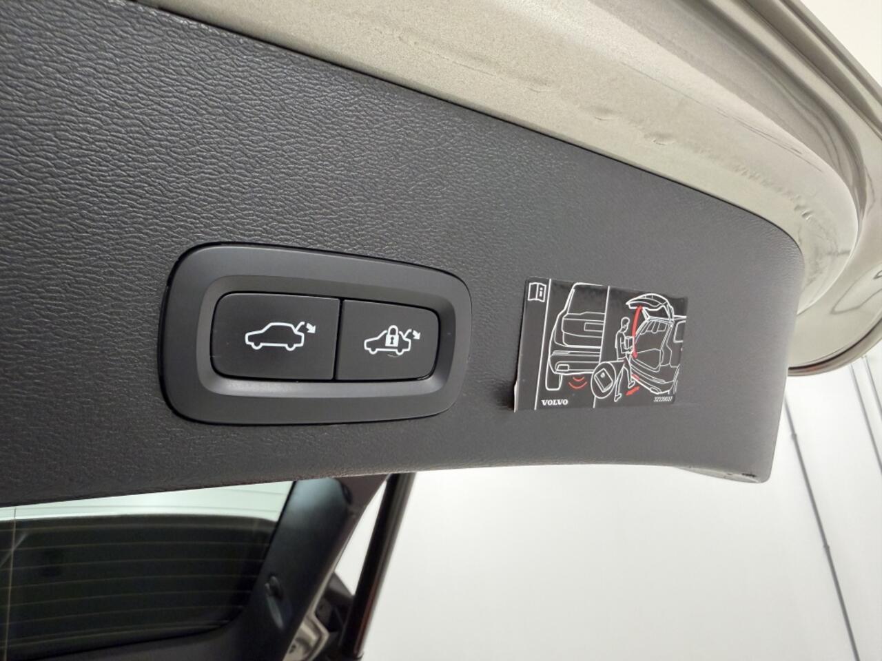 Volvo XC40 1.5 T4 Rech Inscription | Harman/Kardon | Leer | Panoramadak |