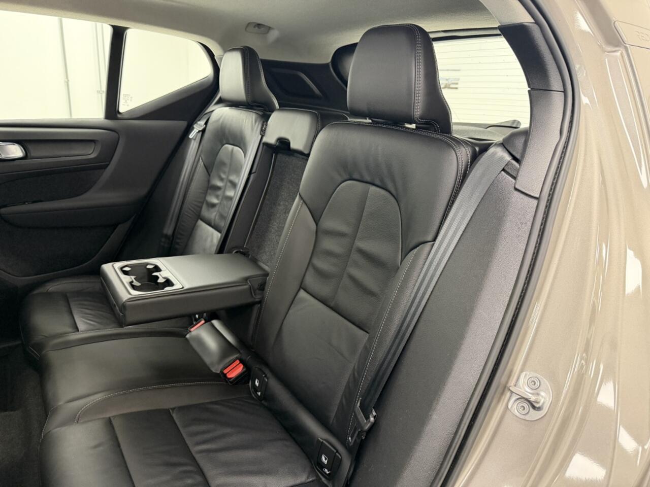 Volvo XC40 1.5 T4 Rech Inscription | Harman/Kardon | Leer | Panoramadak |