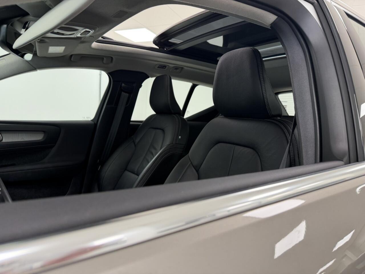 Volvo XC40 1.5 T4 Rech Inscription | Harman/Kardon | Leer | Panoramadak |