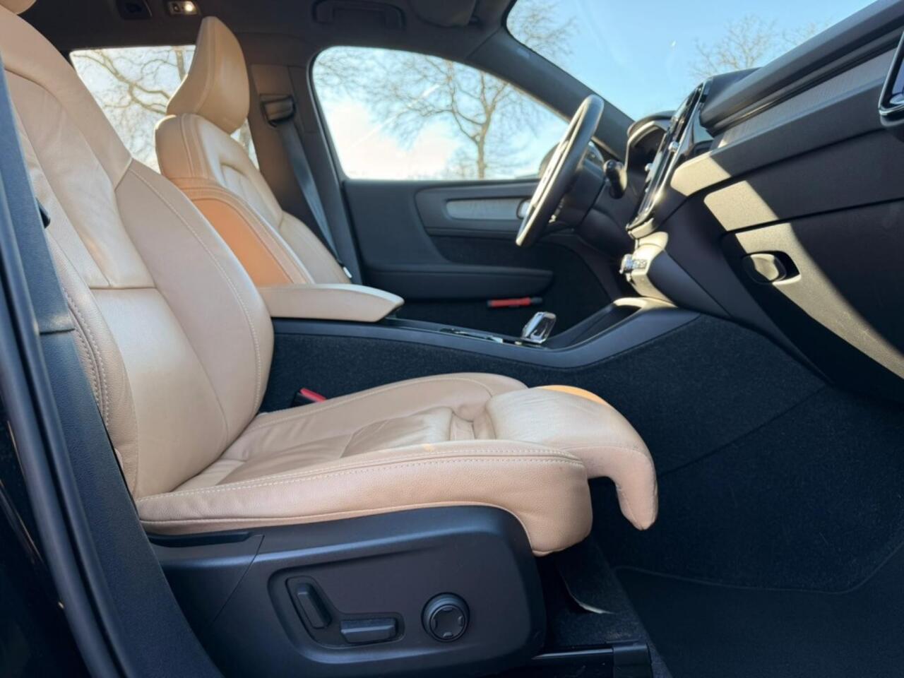 Volvo XC40 1.5 T5 RECHARGE INSCRIPTION, LED, Leder, Pano, HenK