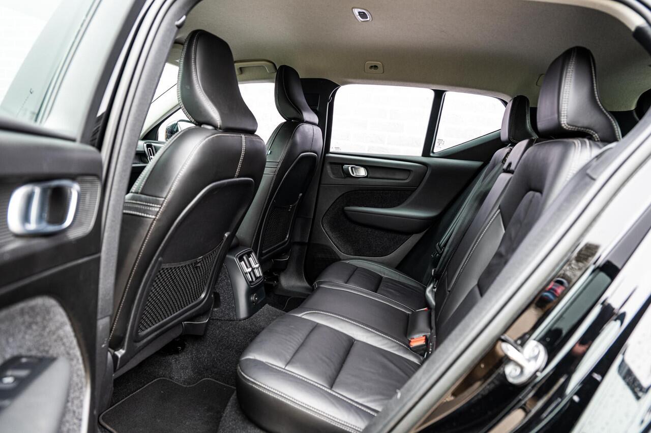Volvo XC40 Plug-in Hybrid T4 Plus Bright | Facelift | Achteruitrijcamera | Trekhaak | Lederen bekleding | Elektrische Achterklep | Keyless Entry | Harman Kardon audio | Stoel- en stuurverwarming | Lichtmetalen Velgen 18 inch |