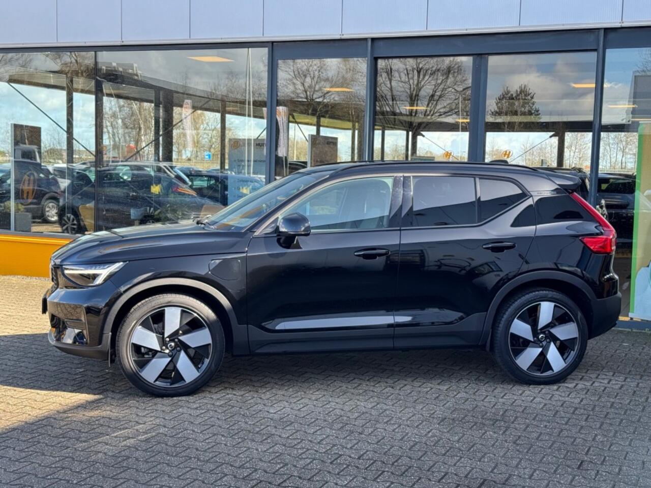 Volvo XC40 1.5 T4 Plus Dark - stoel/stuur verwarming - elec. stoelen - camera