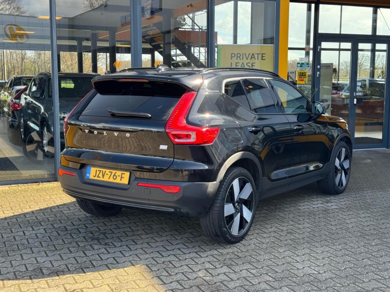 Volvo XC40 1.5 T4 Plus Dark - stoel/stuur verwarming - elec. stoelen - camera
