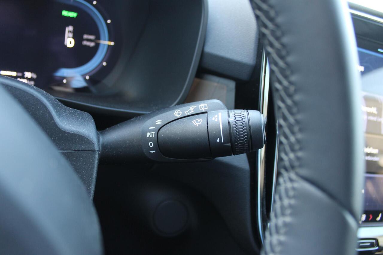 Volvo XC40 Recharge Plus 231PK Automaat 70 kWh 20" lichtmetalen velgen / Google infotainment / Getinte ramen vanaf de B-stijl / All Season banden / Apple Carplay