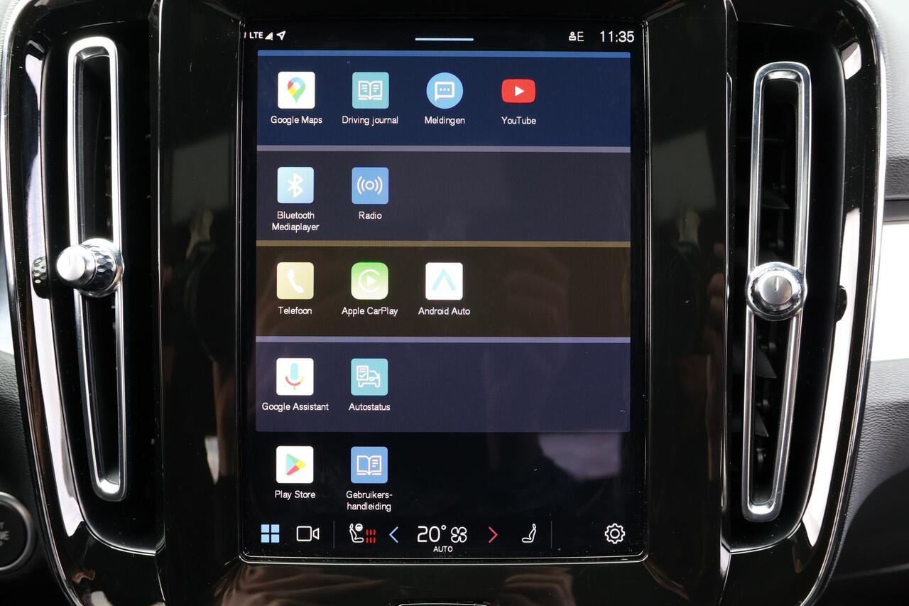 Volvo XC40 B4 Core - IntelliSafe Assist & Surround - Parkeercamera achter - Verwarmde voorstoelen, stuur & achterbank - Parkeersensoren voor & achter - Draadloze tel. lader - Standkachel - Extra getint glas - Elektr. inklapbare trekhaak - 18' LMV