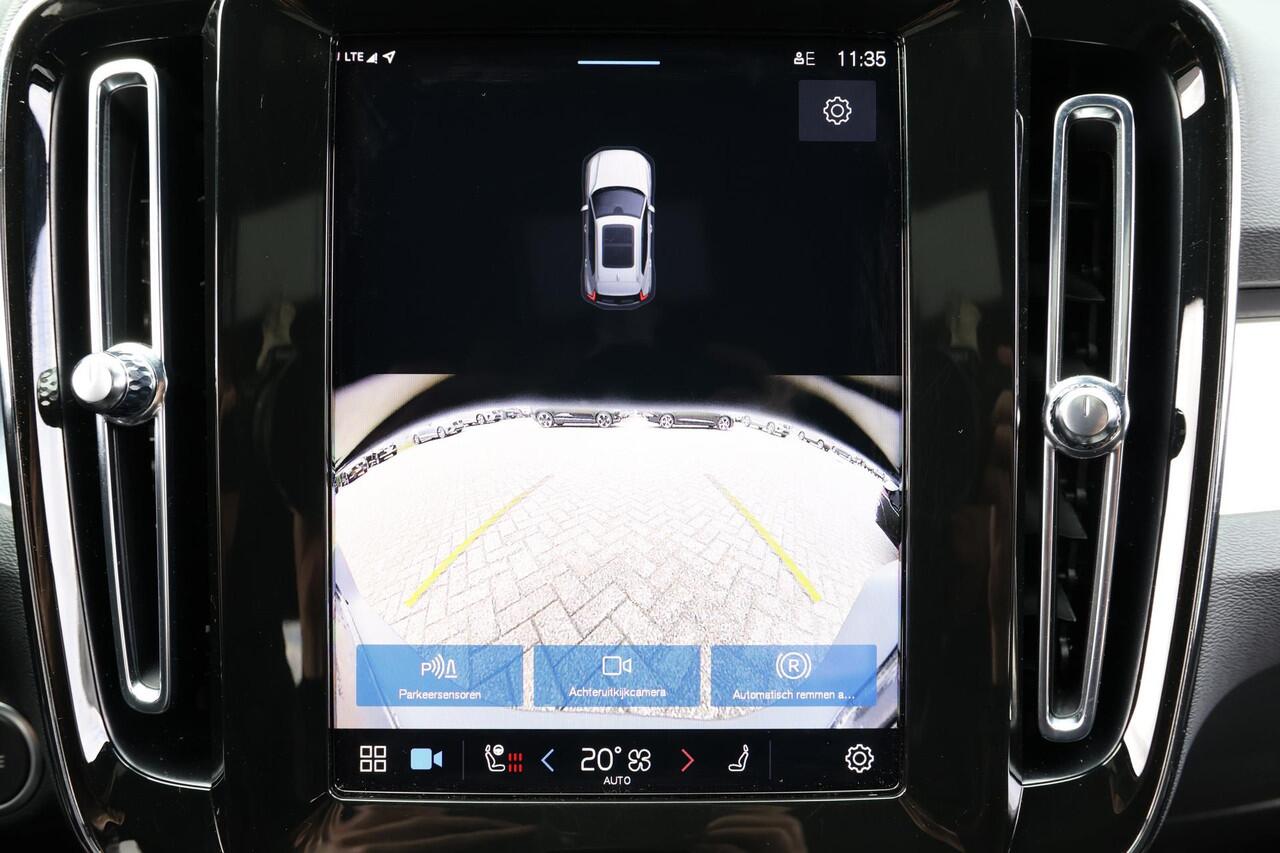 Volvo XC40 B4 Core - IntelliSafe Assist & Surround - Parkeercamera achter - Verwarmde voorstoelen, stuur & achterbank - Parkeersensoren voor & achter - Draadloze tel. lader - Standkachel - Extra getint glas - Elektr. inklapbare trekhaak - 18' LMV