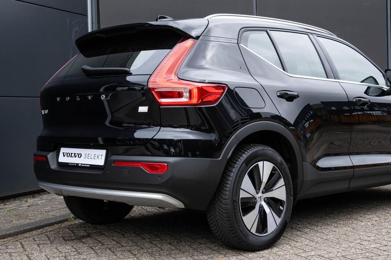 Volvo XC40 T4 Recharge Inscription | Trekhaak | Panoramadak| Interieur voorverwarming| Adaptieve Cruise Control| Electrisch bedienbare voorstoelen|Rondomzicht Camera|Park Assist voor en Achter