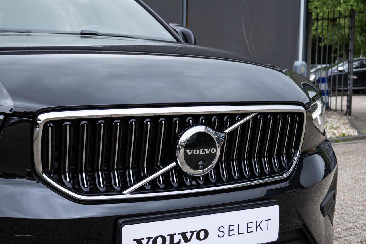 Volvo XC40 T4 Recharge Inscription | Trekhaak | Panoramadak| Interieur voorverwarming| Adaptieve Cruise Control| Electrisch bedienbare voorstoelen|Rondomzicht Camera|Park Assist voor en Achter
