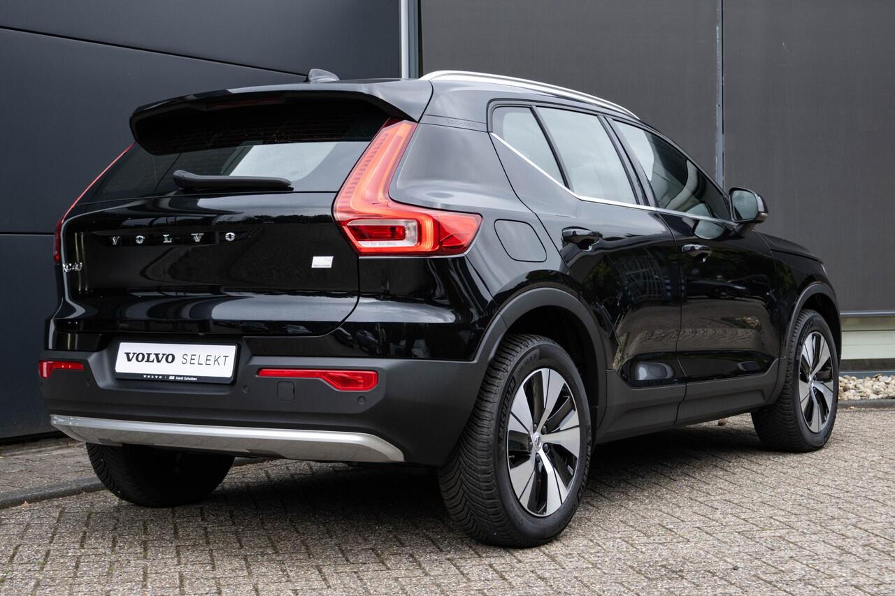 Volvo XC40 T4 Recharge Inscription | Trekhaak | Panoramadak| Interieur voorverwarming| Adaptieve Cruise Control| Electrisch bedienbare voorstoelen|Rondomzicht Camera|Park Assist voor en Achter