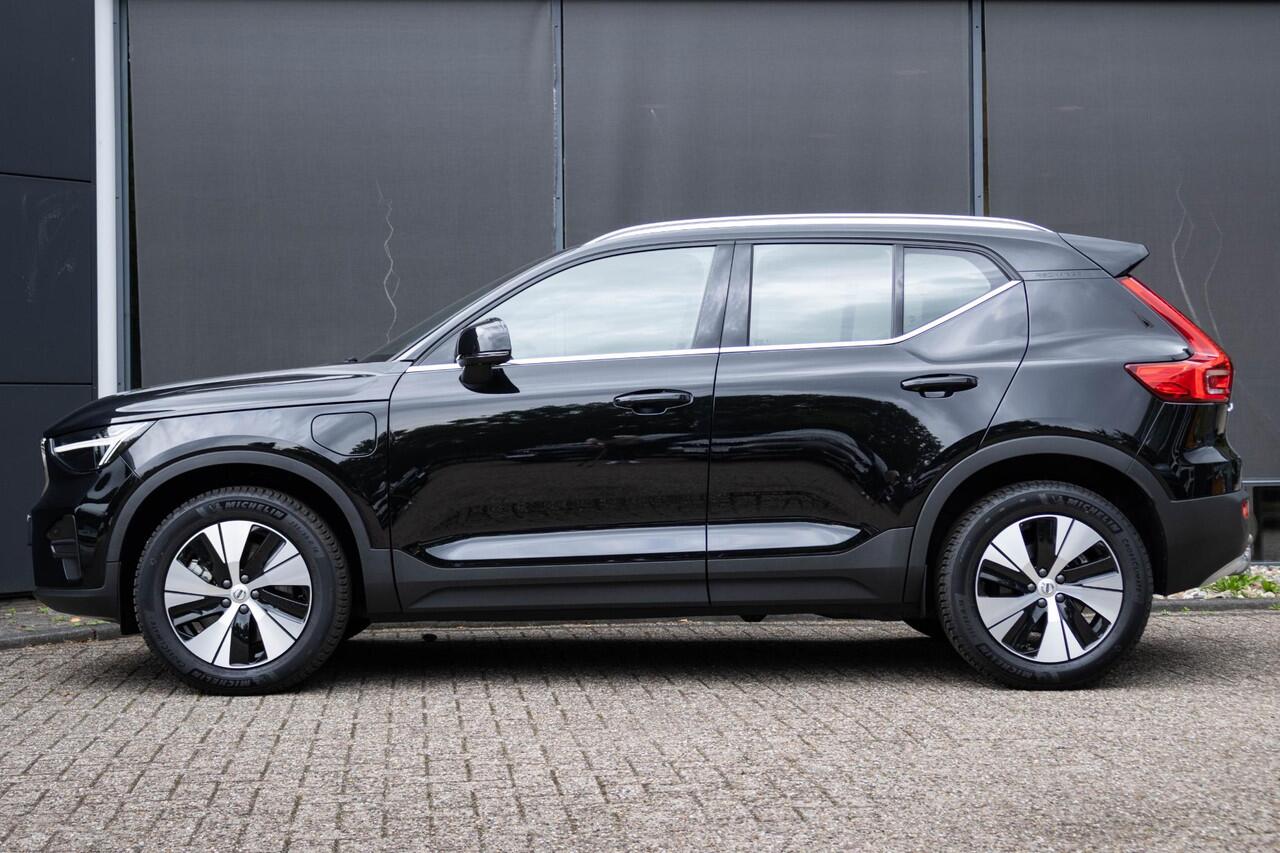 Volvo XC40 T4 Recharge Inscription | Trekhaak | Panoramadak| Interieur voorverwarming| Adaptieve Cruise Control| Electrisch bedienbare voorstoelen|Rondomzicht Camera|Park Assist voor en Achter