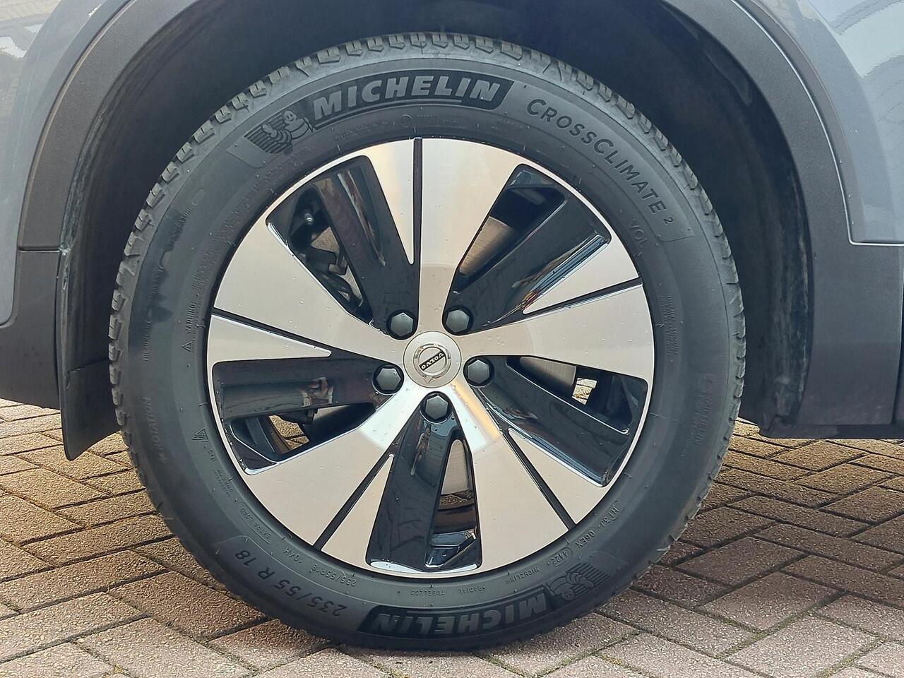 Volvo XC40 1.5 T4 Plug-in hybrid Core Bright | WinterPack | Camera | NAP