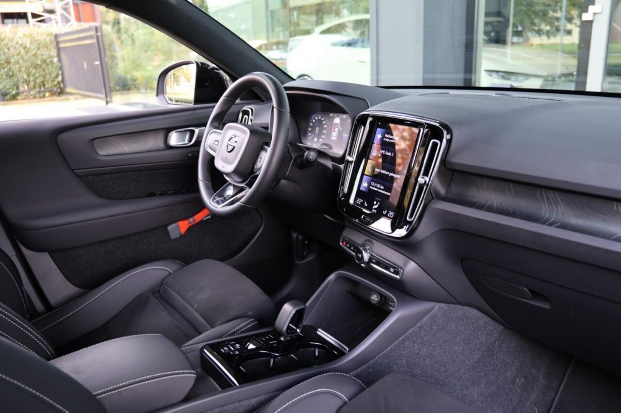Volvo XC40 1.5 T5 PLUS DARK *PANO*HenK*KEYLESS*TREKHAAK*DEALERONDERHOUDEN*
