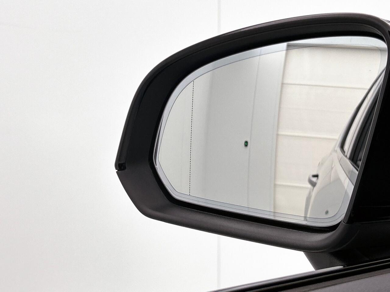 Volvo XC40 B3 Dark | Nubuck | Pano | Climate Pack | Pilot Assist | Memory S