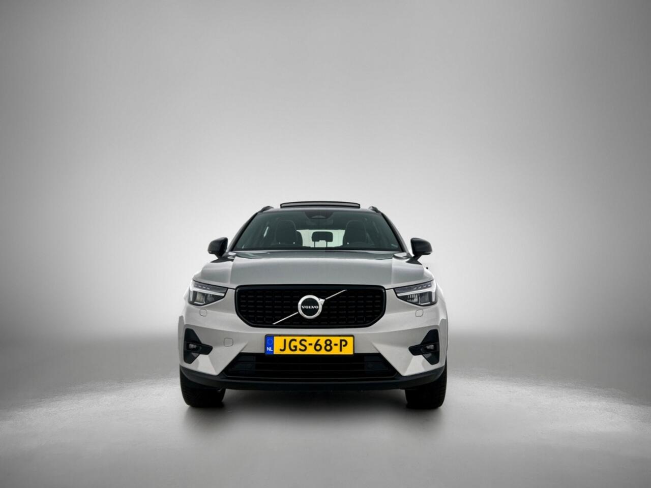 Volvo XC40 B3 Dark | Nubuck | Pano | Climate Pack | Pilot Assist | Memory S