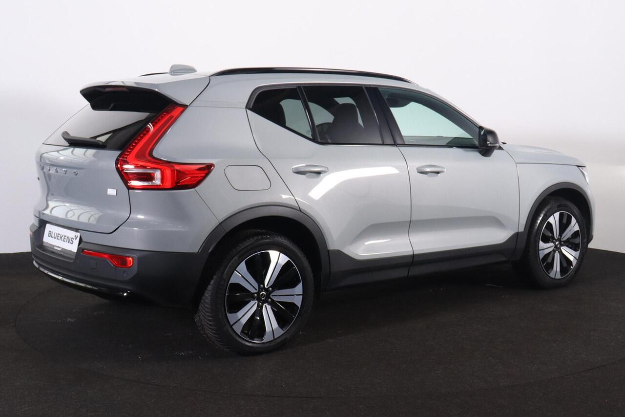 Volvo XC40 T5 Recharge Plus Dark - IntelliSafe Assist - 360º Camera - Harman/Kardon audio - Verwarmde voorstoelen & stuur - Parkeersensoren voor & achter - Elektr. bedienb. voorstoelen met geheugen links - Draadloze tel. lader - Extra getint glas - 19' LMV