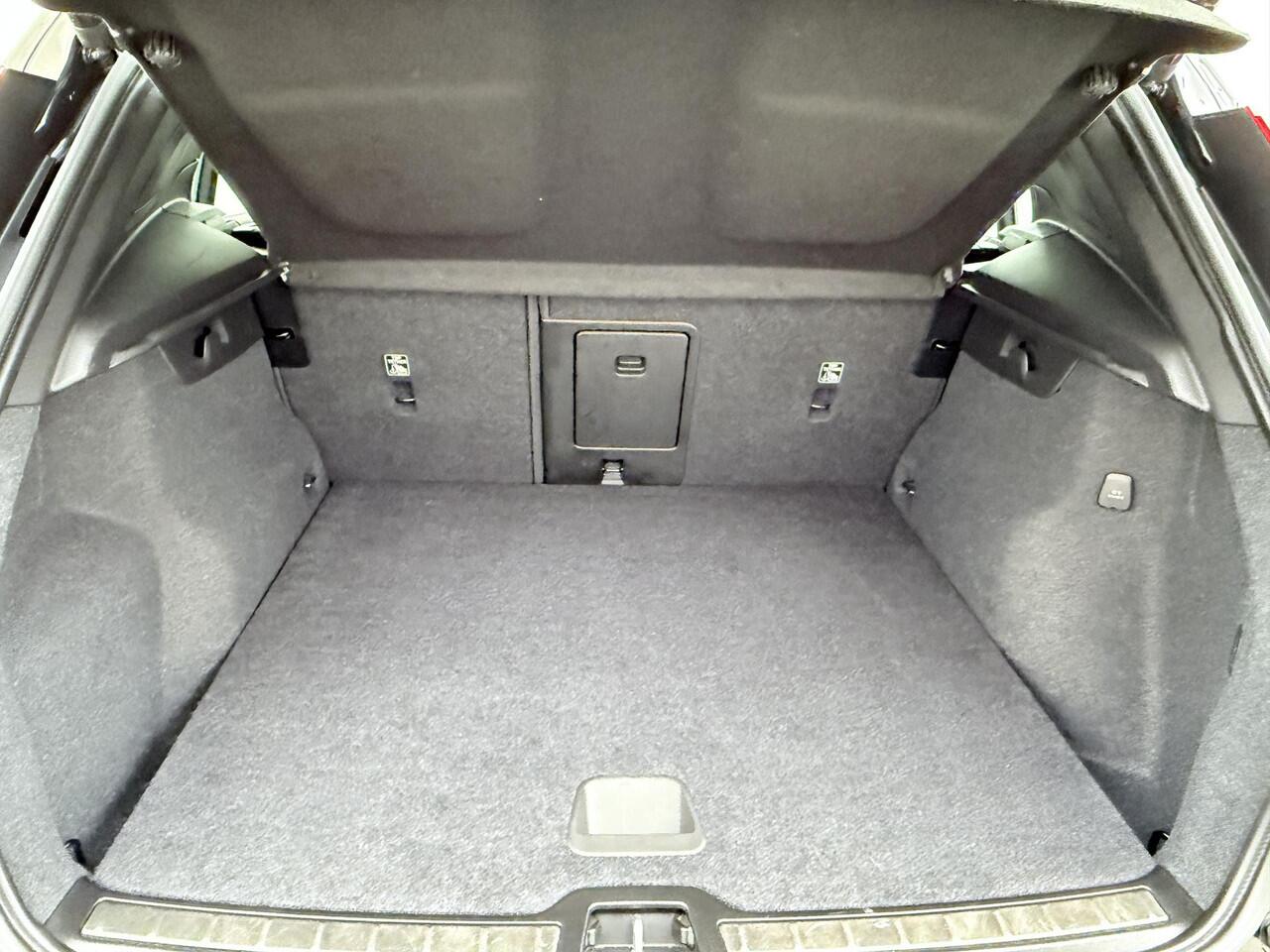 Volvo XC40 1.5 T5 Recharge Ultimate Bright Trekhaak/Camera/HarmanKardon etc.