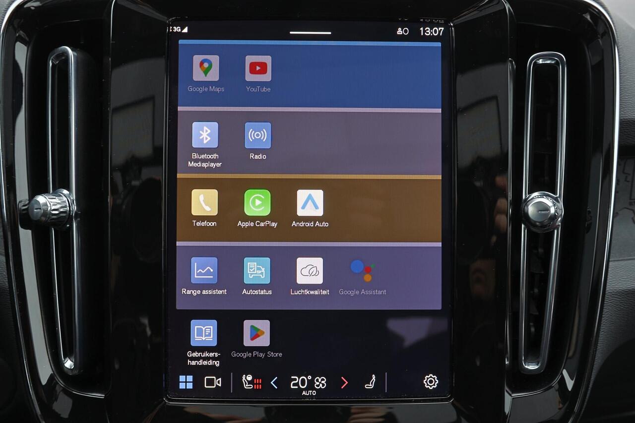 Volvo XC40 Extended Range Ultimate 82 kWh - Panorama/schuifdak - IntelliSafe Assist & Surround - 360º Camera - Harman/Kardon audio - Verwarmde voorstoelen, stuur & achterbank - Parkeersensoren voor & achter - Elektr. bedienb. voorstoelen met geheugen links - Draadlo