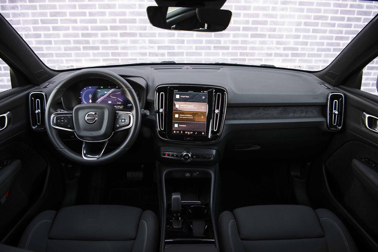 Volvo XC40 Single Motor Extended Range Plus 82 kWh | Verwarmbare voorstoelen | Verwarmbaar stuurwiel | Warmtepomp | Adaptieve cruisecontrol | BLIS |