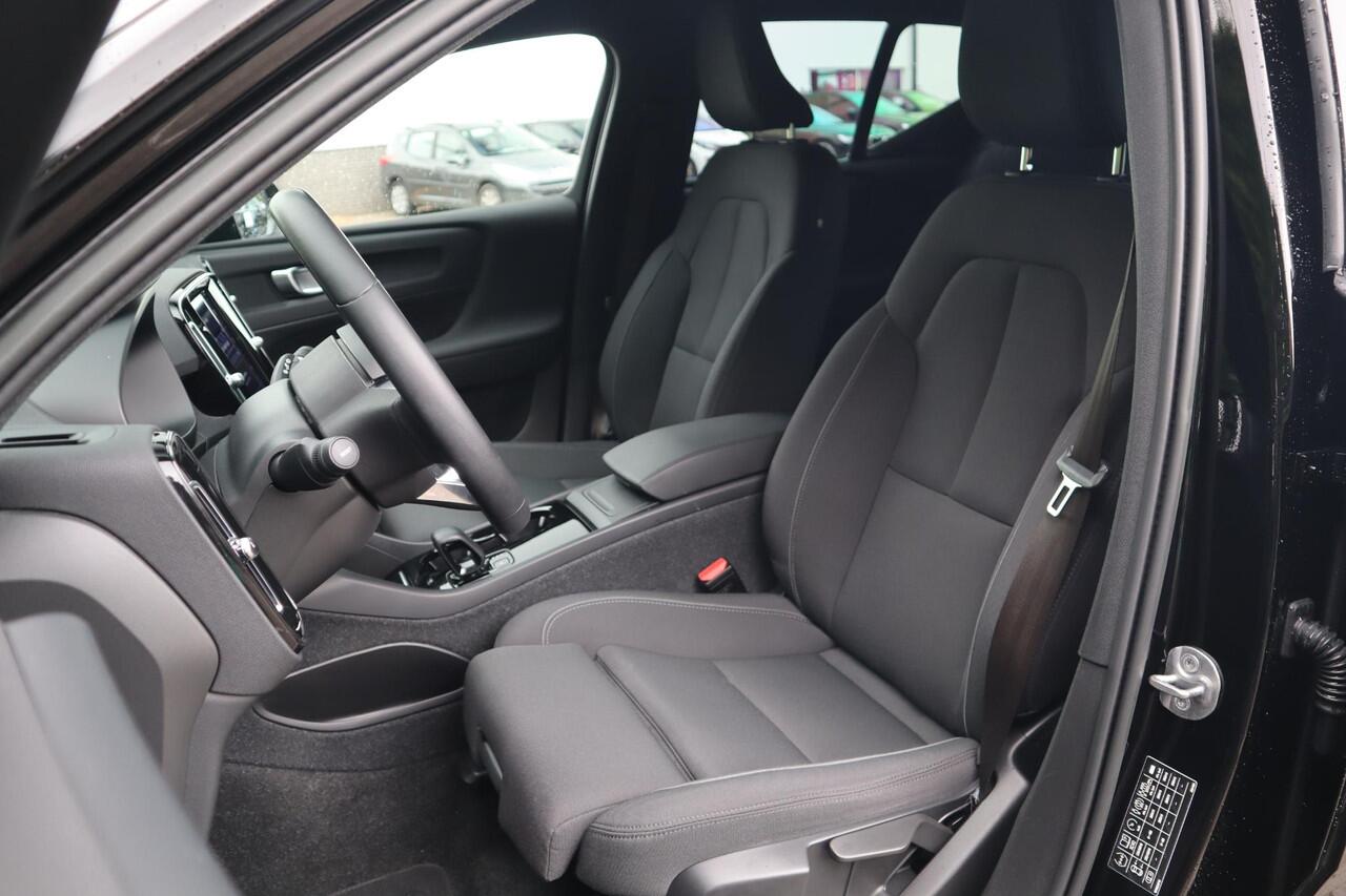 Volvo XC40 Recharge Core 70 kWh l Verwarmbare Voorstoelen l Stuurwielverwarming l Warmtepomp