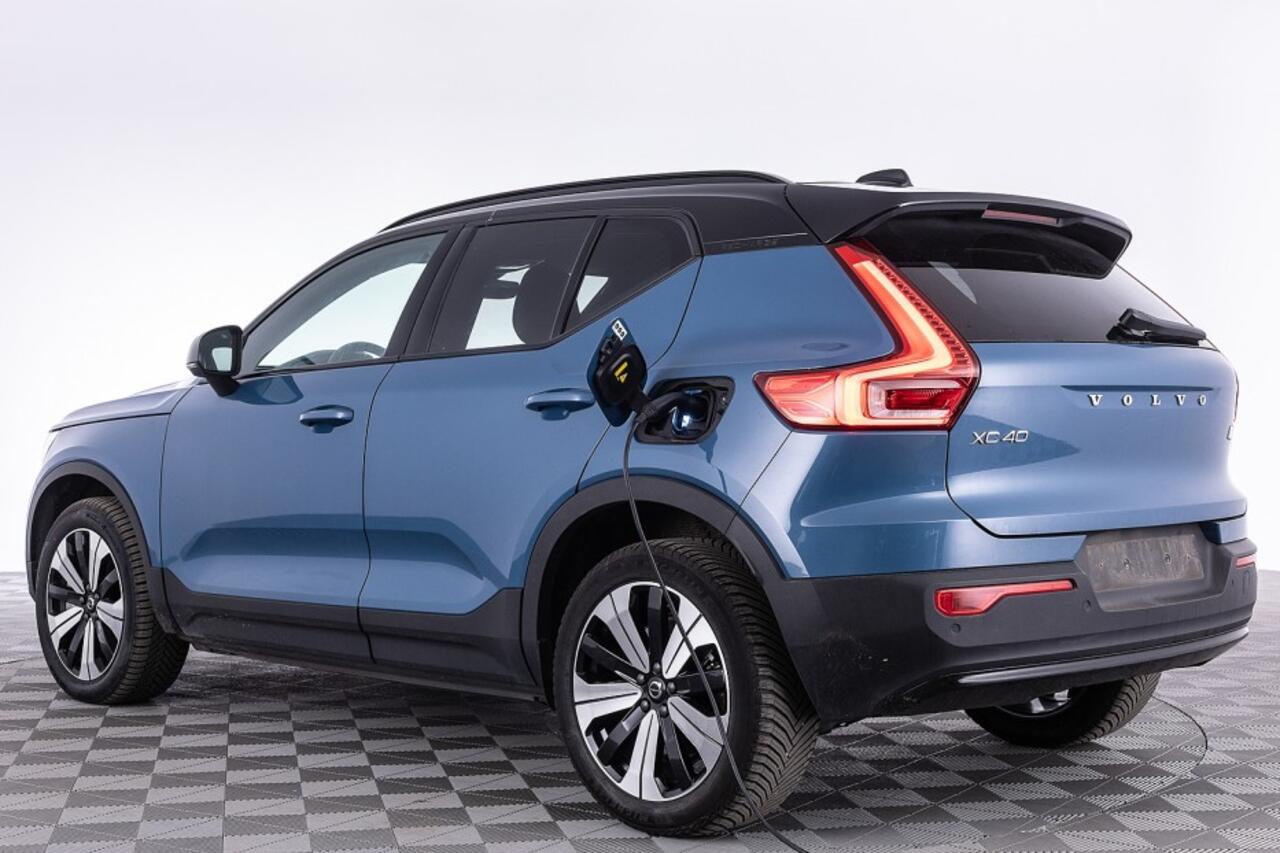 Volvo XC40 Recharge Core 70 kWh | Full LED | ECC | NAVI