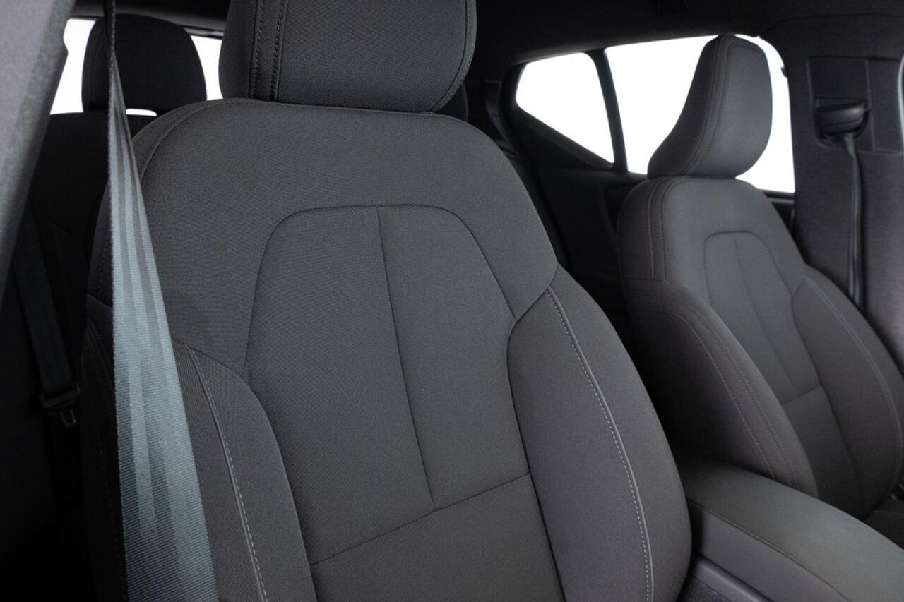 Volvo XC40 Recharge Core 70 kWh | Full LED | ECC | NAVI