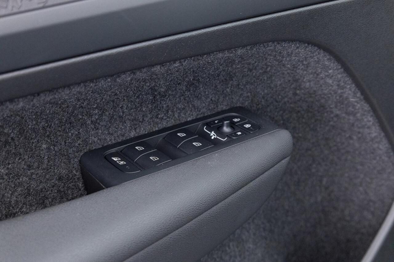 Volvo XC40 Recharge Core 70 kWh | Full LED | ECC | NAVI | CAMERA | SOH 94,4%