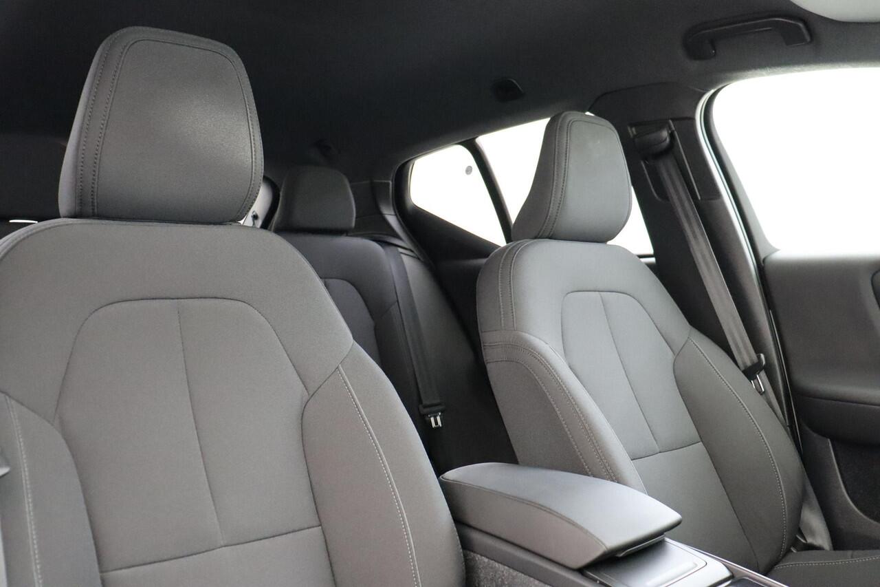 Volvo XC40 RECHARGE CORE 70 kWh -CAMERA|PRIVACY.GLAS|CRUISE|GOOGLE|19"