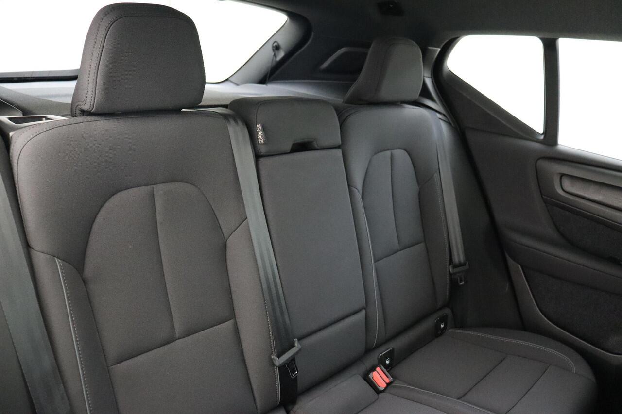 Volvo XC40 RECHARGE CORE 70 kWh -CAMERA|PRIVACY.GLAS|CRUISE|GOOGLE|19"