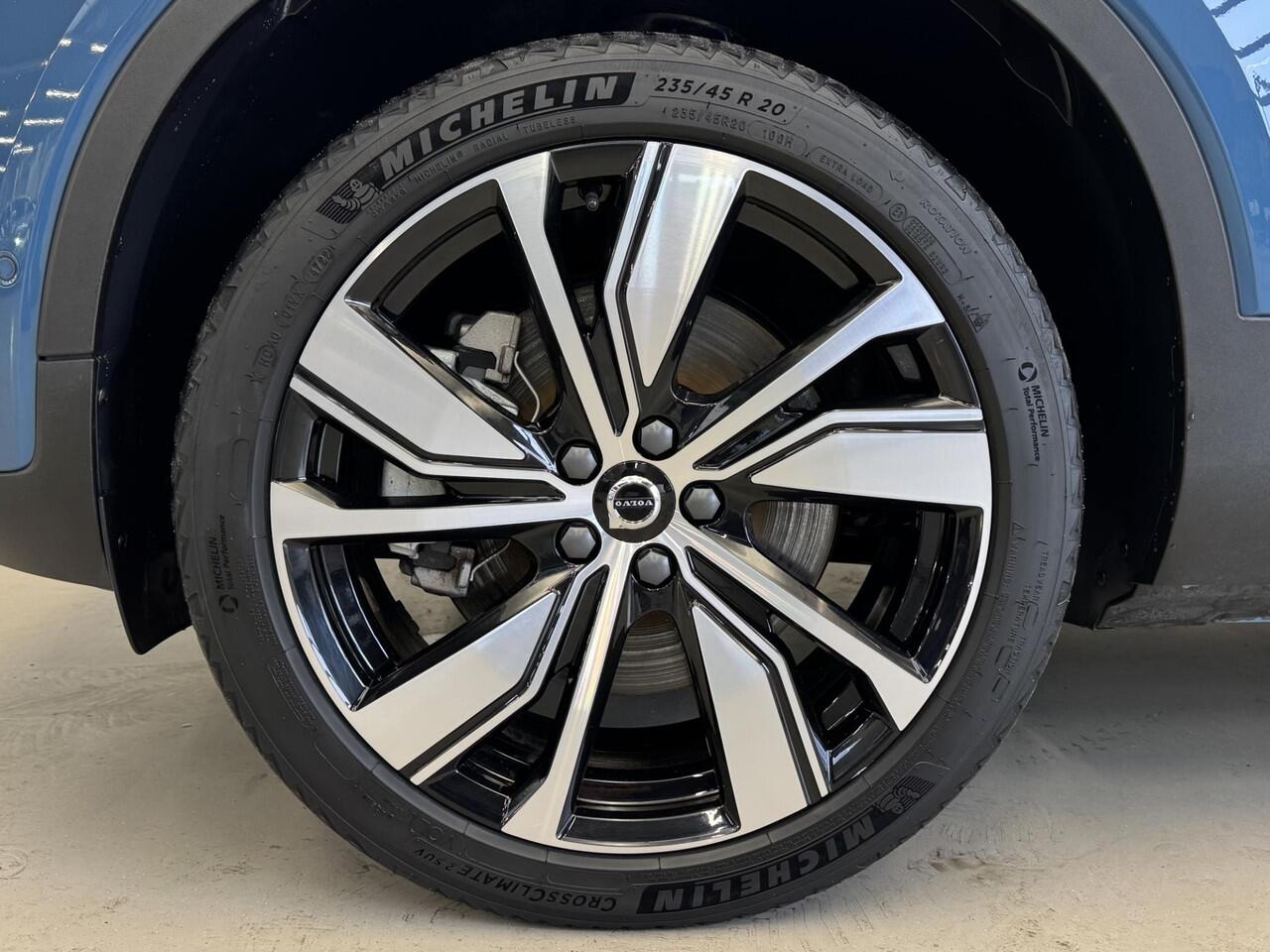 Volvo XC40 Recharge Twin Ultimate 78 kWh | Panoramadak | Harman Kardon | 408Pk | 20" R-Design | 1e eigenaar | NL auto