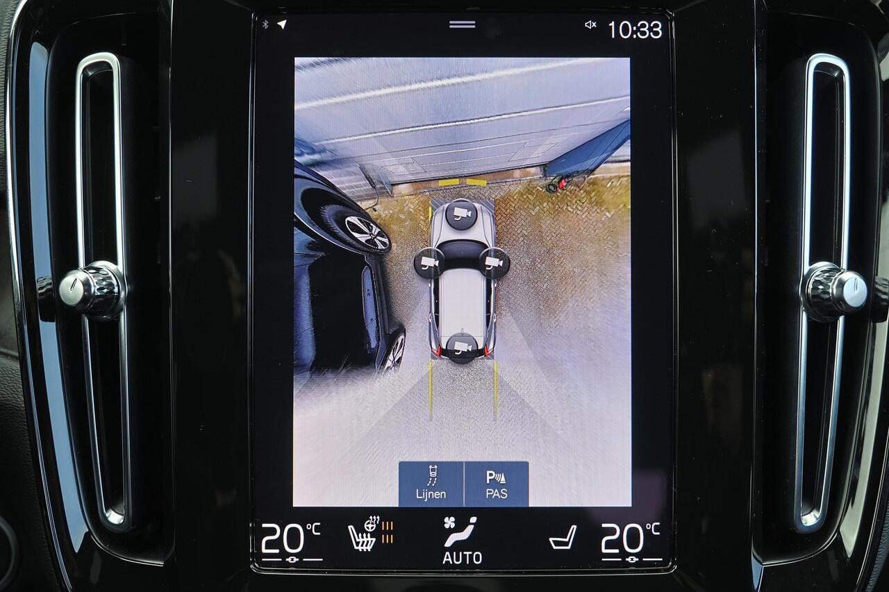 Volvo XC40 T5 Recharge Plus Dark - IntelliSafe Assist - Harman/Kardon audio - Verwarmde voorstoelen & stuur - Parkeersensoren voor & achter - Elektr. bedienb. voorstoelen met geheugen links - Draadloze tel. lader - Extra getint glas - 19' LMV