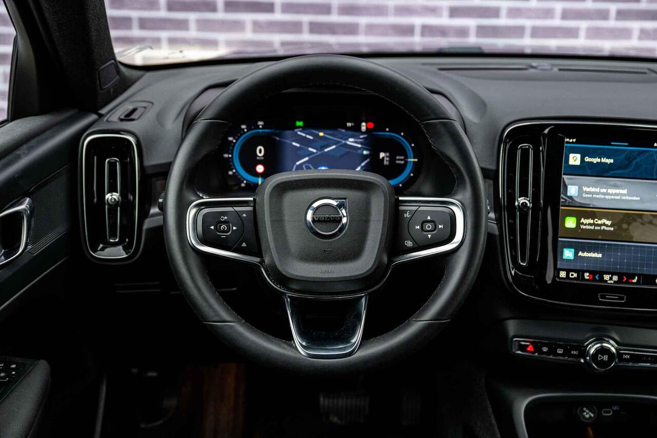Volvo XC40 Single Motor Extended Range Plus 82 kWh | Adaptieve cruise control | Stoel- en stuurverwarming | Nubuck Interieur | Warmtepomp | 20 inch velgen | Camera |