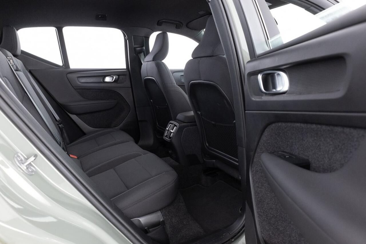 Volvo XC40 Recharge Extended Range Plus 82 kWh *SOH 98%* Full LED | NAVI | ECC | VELGEN