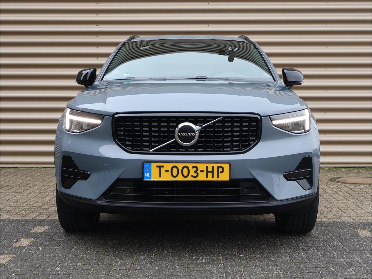 Volvo XC40 B3 Plus Dark | Trekhaak | Dealer onderhouden