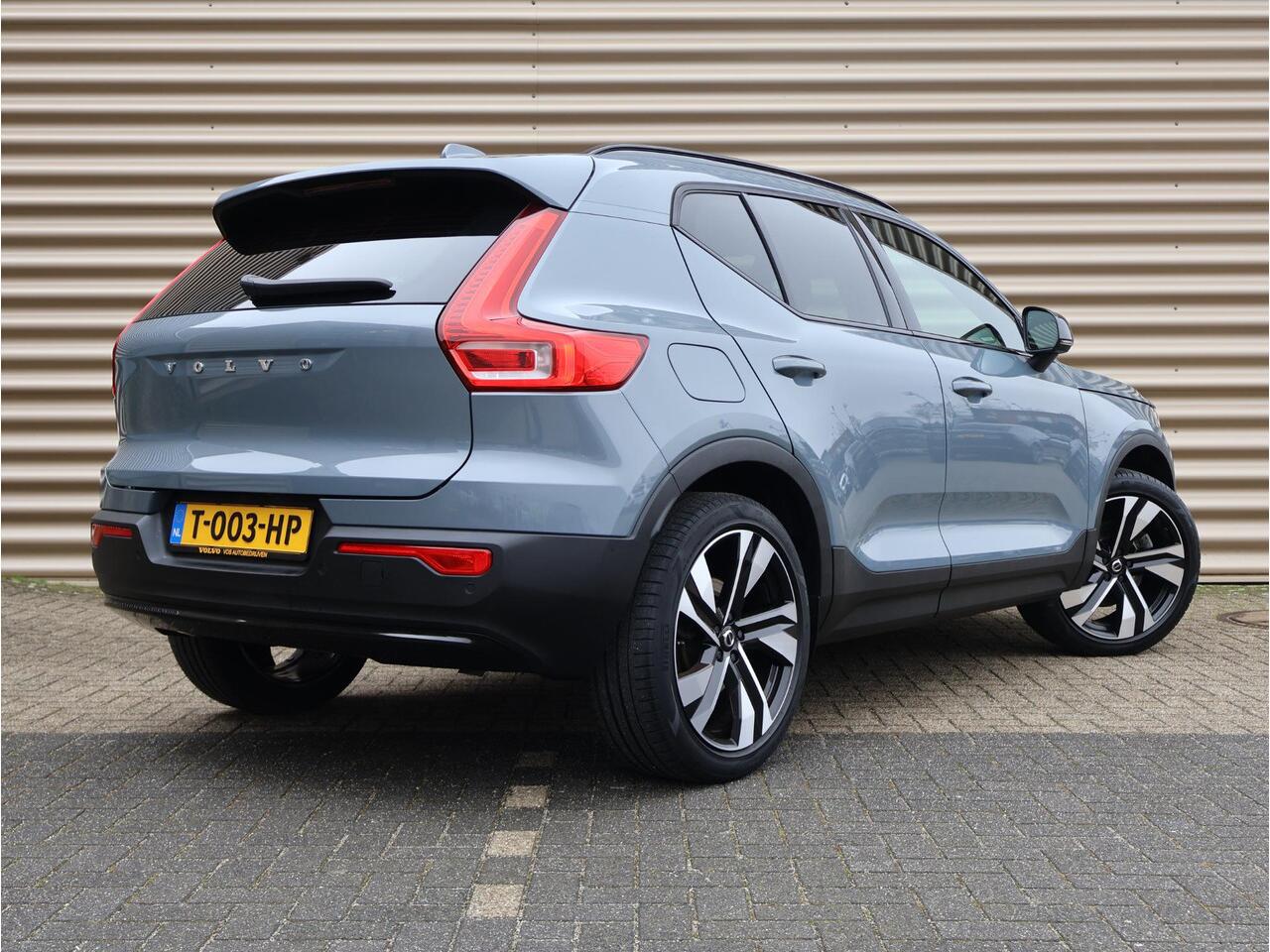 Volvo XC40 B3 Plus Dark | Trekhaak | Dealer onderhouden
