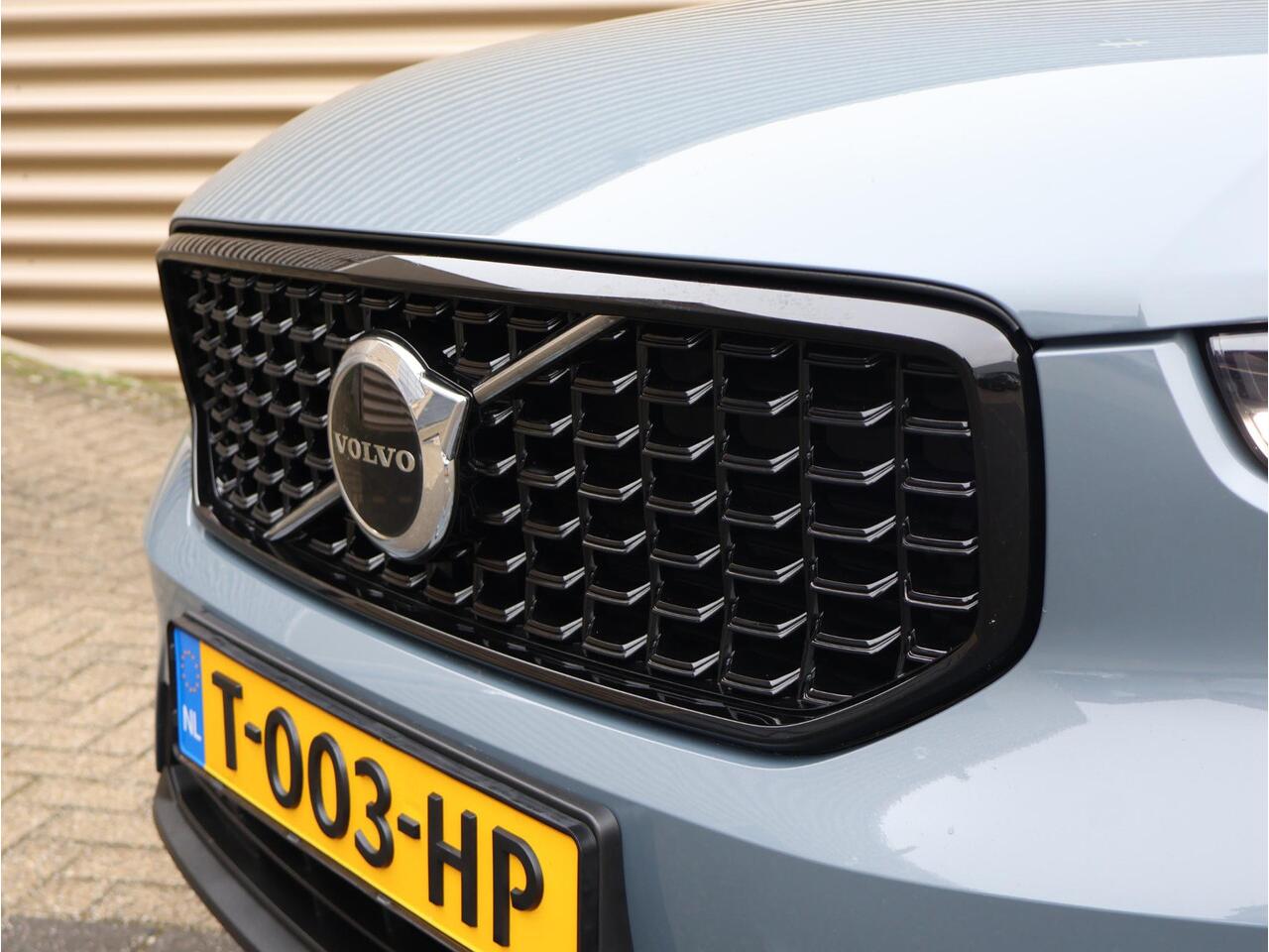 Volvo XC40 B3 Plus Dark | Trekhaak | Dealer onderhouden